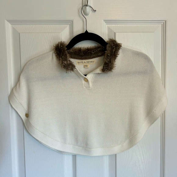 Hope and Henry Tops - women’s sleeveless shawl